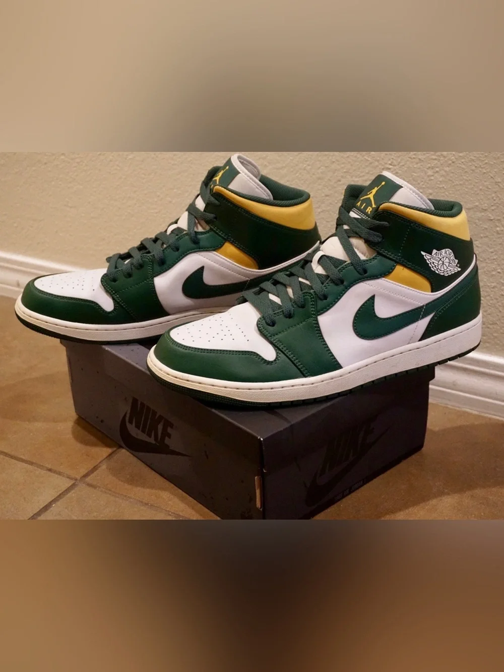 Jordan Mid-Top Sneakers - Green/White/Yellow